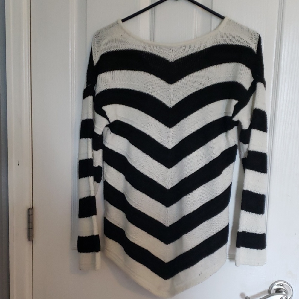 Sweater - Picture 2 of 4